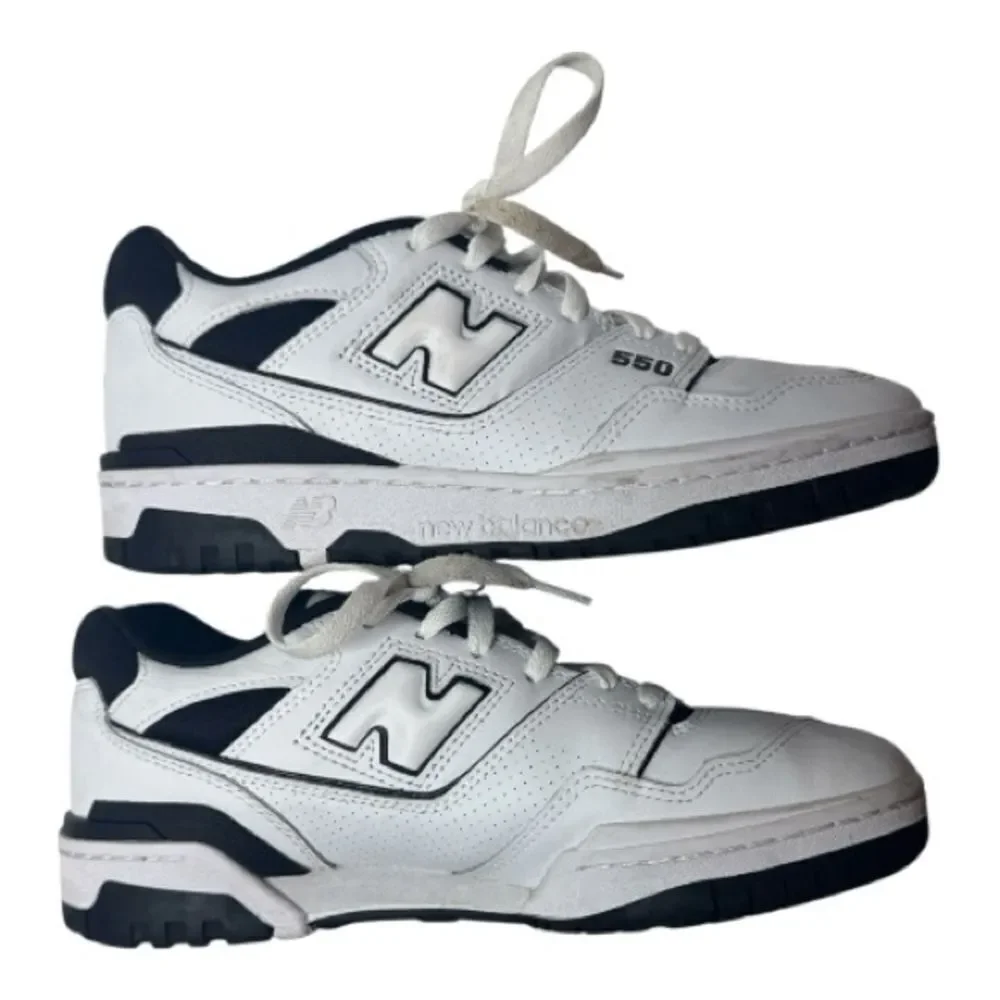 New Balance 550 Unisex White/Navy Sneakers. Size 8 Men/ 9.5 Women.